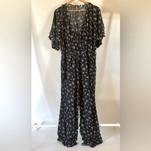 American Eagle V-neck floral jumpsuit